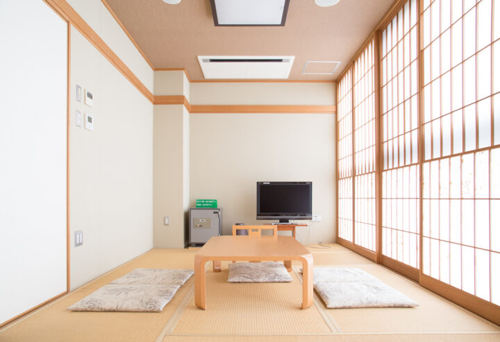 幕張本郷ホール２ 階控室