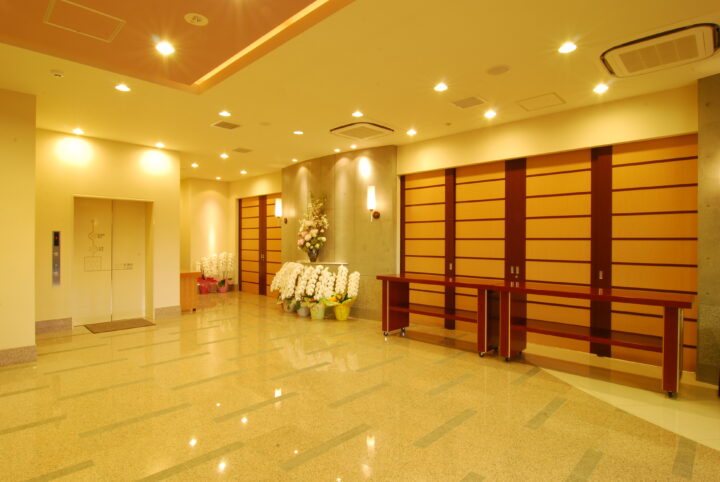 幕張本郷ホール１階エントランス